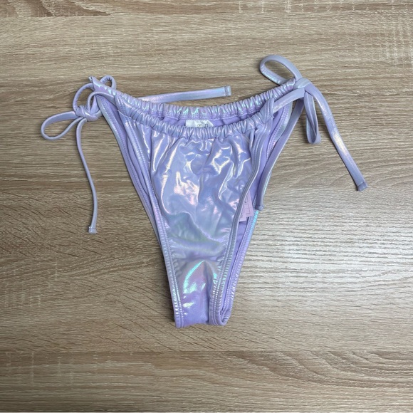 NWT WILD FABLE BIKINI BOTTOM CHEEKY LIGHT PURPLE IRIDESCENT - Picture 5 of 5